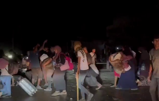 Thumbnail preview image for the video titled: Hundreds of families in eastern Khan Yunis are facing another mass exodus after midnight