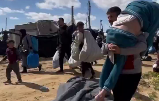 Thumbnail preview image for the video titled: Thousands hurriedly leave Rafah after IDF orders