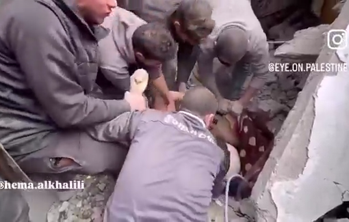 Thumbnail preview image for the video titled: Pulling Al-Mashharawi family victims from the rubble after night Israeli bombing