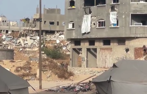 Thumbnail preview image for the video titled: Palestinians retrieve and carry a killed person into the Indonesian hospital