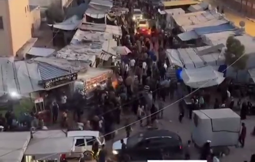 Thumbnail preview image for the video titled: Heart-wrenching scenes of displacement in Khan Younis following a new IDF evacuation order