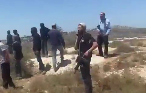 Thumbnail preview image for the video titled: Armed Israeli settler militias launched an assault on the Palestinian outskirts of Beita