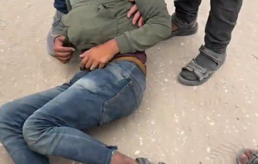 Thumbnail preview image for the video titled: Aid seeker injured by gunfire from gang collaborating with the IDF at a GHF site in Rafah