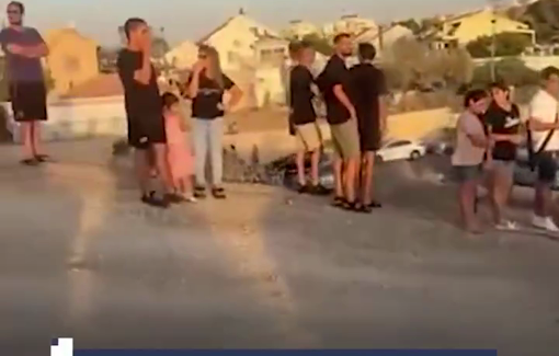 Thumbnail preview image for the video titled: Hundreds of Israeli gather daily on a hill of Sderot to watch intense Israeli bombardments on northern Gaza