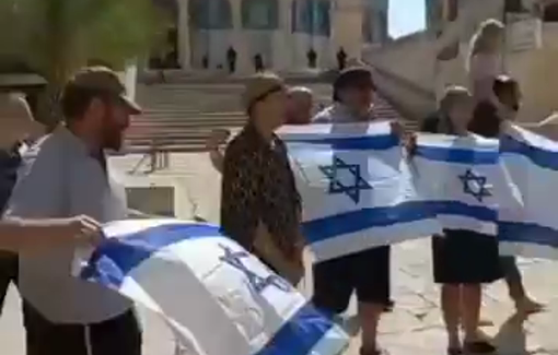 Thumbnail preview image for the video titled: Leading Jewish political figures raise Israeli flags and chant the Israeli anthem, desecrating Al-Aqsa