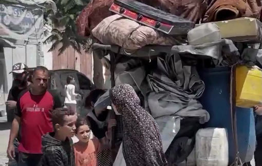 Thumbnail preview image for the video titled: Scenes of displacement from northern Gaza