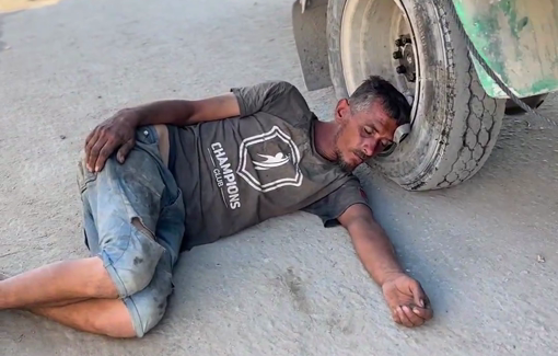 Thumbnail preview image for the video titled: Israeli bombing forces people to be displaced further and further