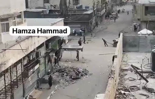 Thumbnail preview image for the video titled: Civilians evacuate as Israeli forces advances further inw estern Gaza City