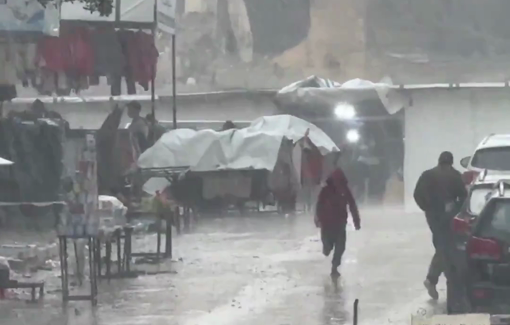 Thumbnail preview image for the video titled: Tent camps in the north of Gaza suffer under winter rain and cold